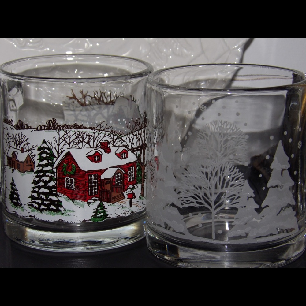 Two Holiday Glass Cocoa Cups 12OZ